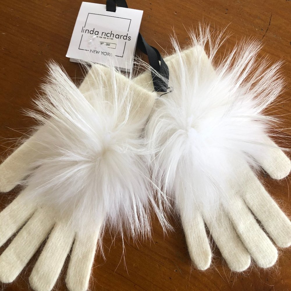 Posh Designer mitten-gloves. New. Never Worn.